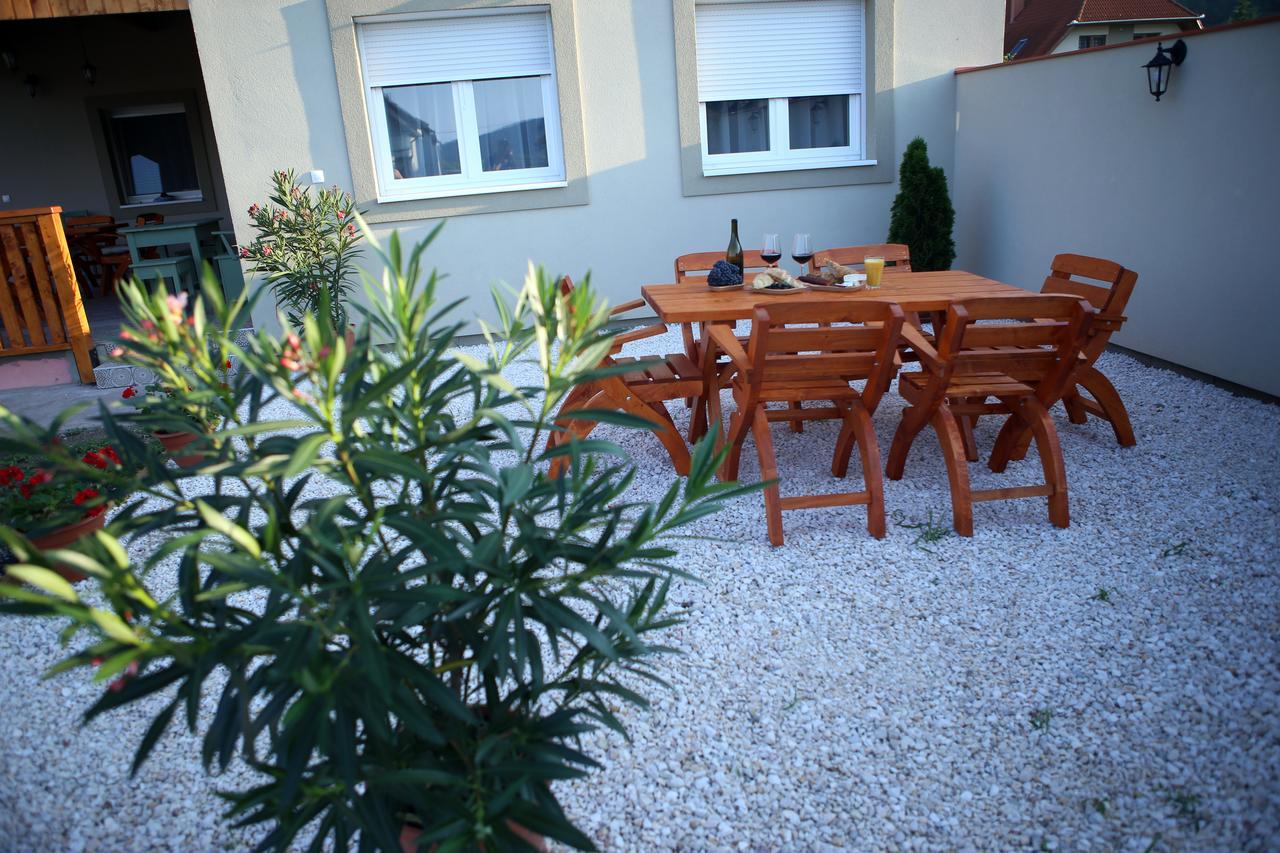 A Zoldbiciklis Haz Apartment Egerszalok Bagian luar foto