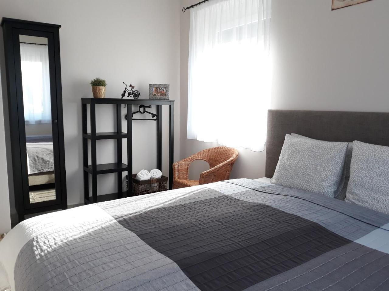 A Zoldbiciklis Haz Apartment Egerszalok Bagian luar foto